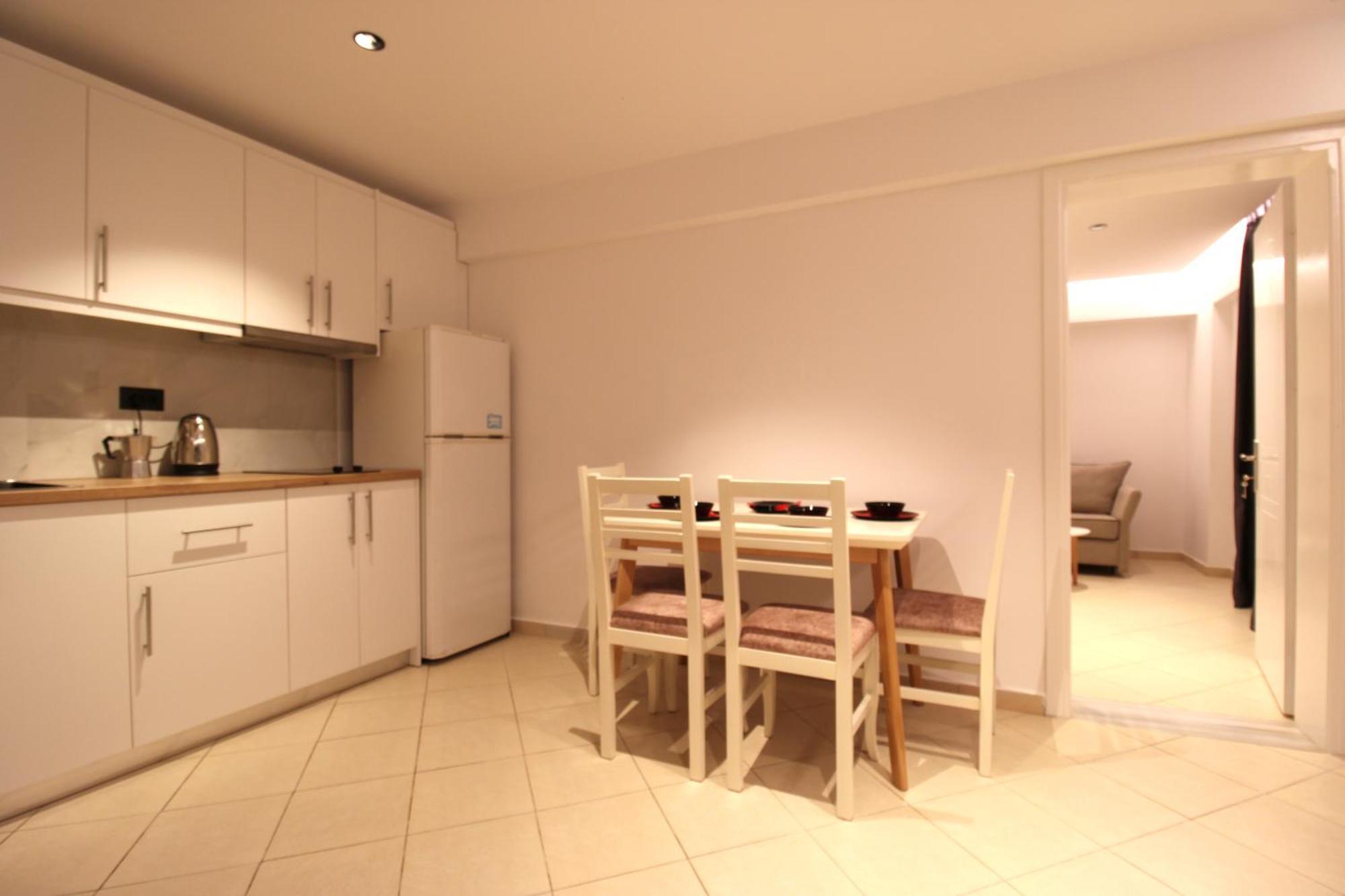 Melina'S Seaside Retreat Aparthotel Ksamil Ngoại thất bức ảnh