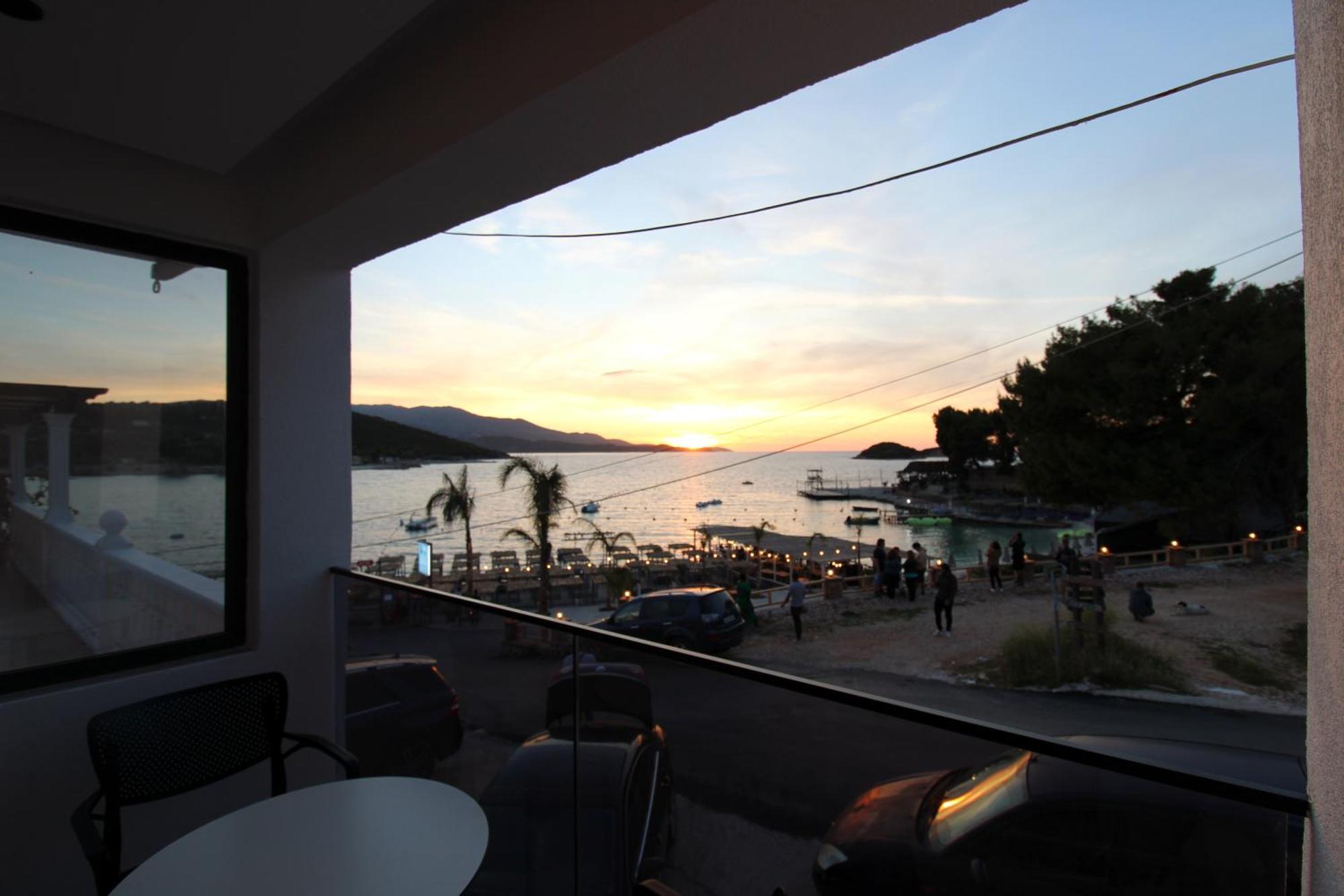 Melina'S Seaside Retreat Aparthotel Ksamil Ngoại thất bức ảnh