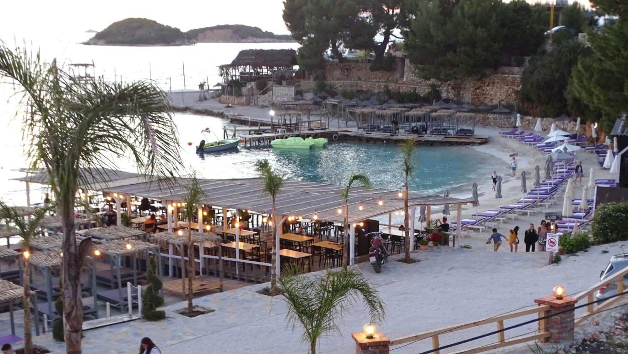 Melina'S Seaside Retreat Aparthotel Ksamil Ngoại thất bức ảnh