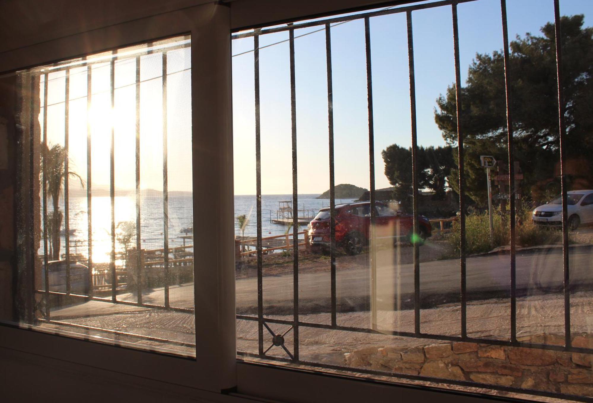 Melina'S Seaside Retreat Aparthotel Ksamil Ngoại thất bức ảnh