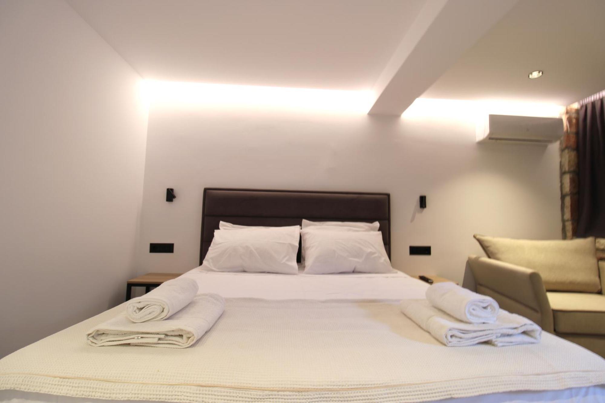Melina'S Seaside Retreat Aparthotel Ksamil Ngoại thất bức ảnh