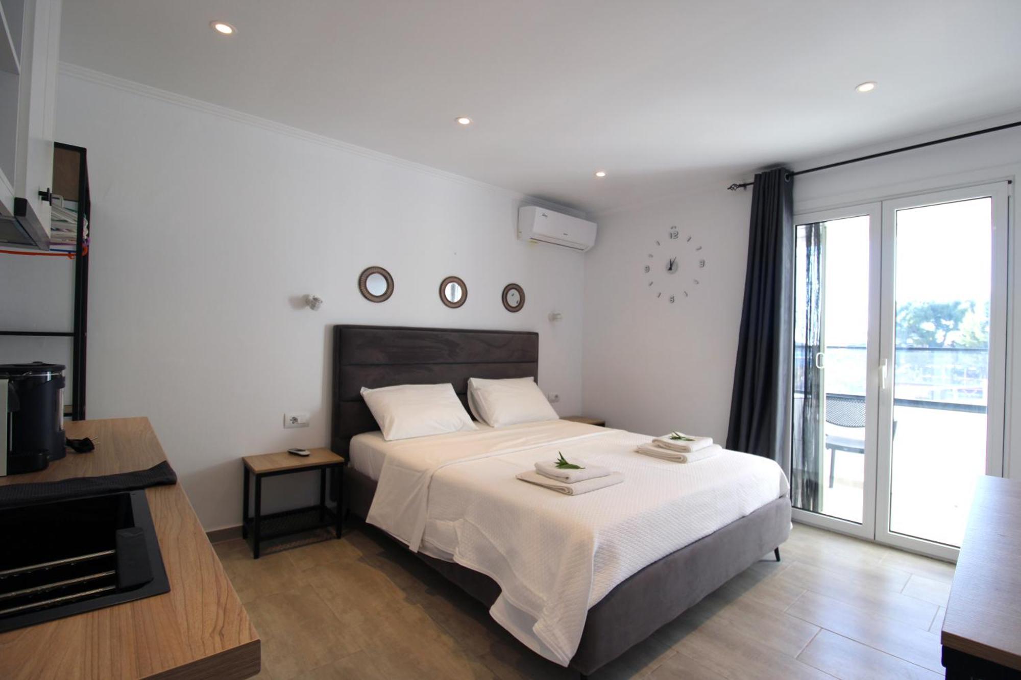 Melina'S Seaside Retreat Aparthotel Ksamil Ngoại thất bức ảnh